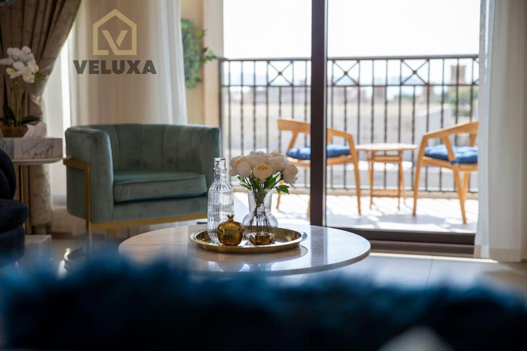 Veluxa - Luxury And Bright 1 Bedroom Apartment, Burj View! Dubai Luaran gambar